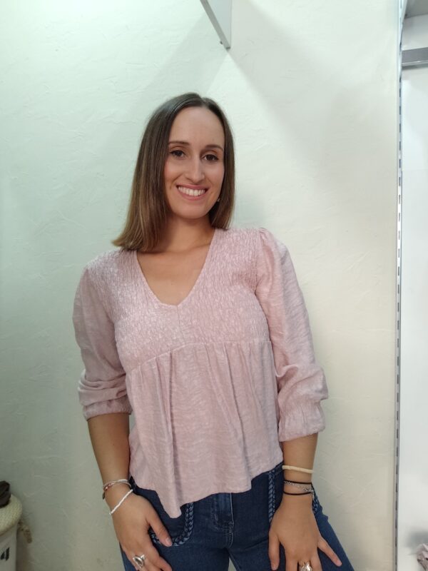 Blusa pico nido de abeja