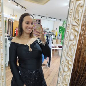 Top lycra bardot detalle